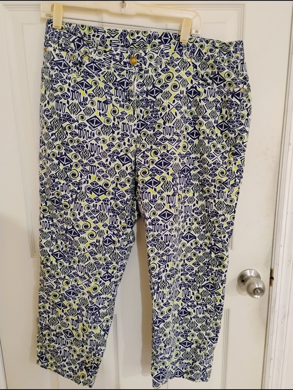 Ruby Rd. Navy & Lemon Geometric Cropped Pants
